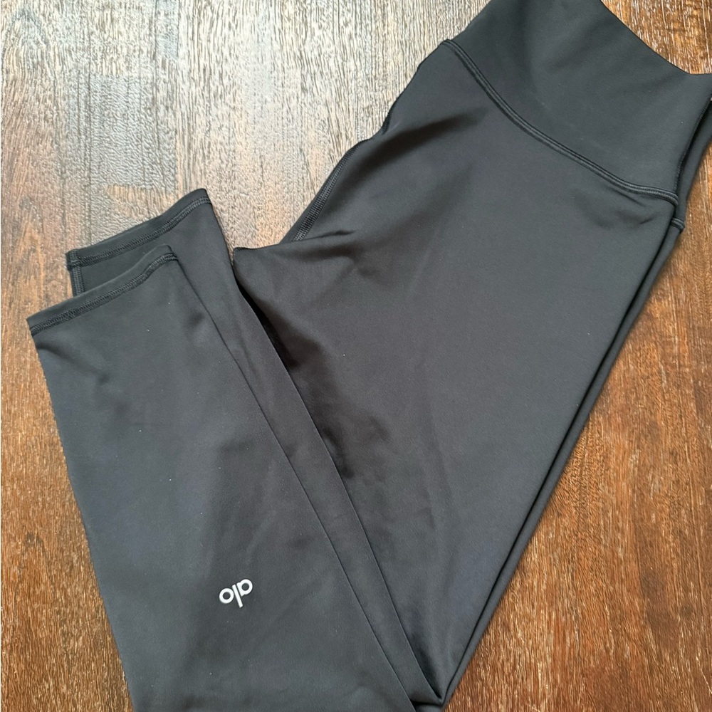 Alo Yoga Women’s Black Leggings